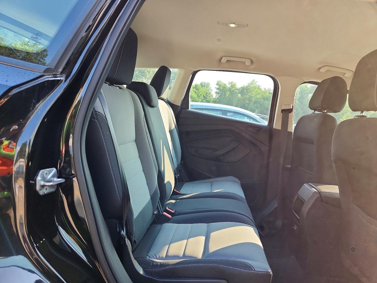 2017 Ford Escape S - zdjęcie 11