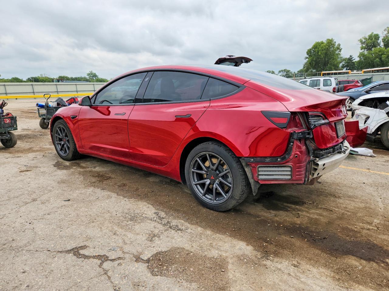 2020 Tesla Model 3 - zdjęcie 2