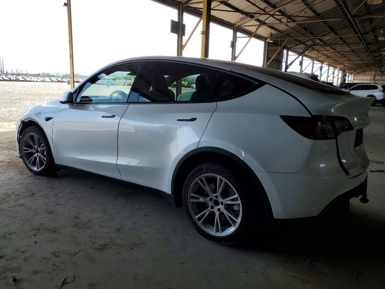 2023 Tesla Model Y - zdjęcie 2