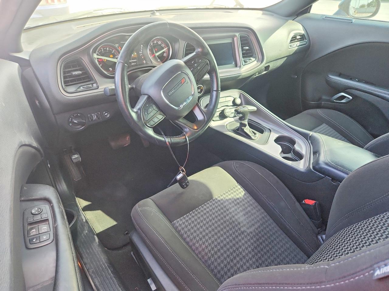 2023 Dodge Challenger Sxt - zdjęcie 8