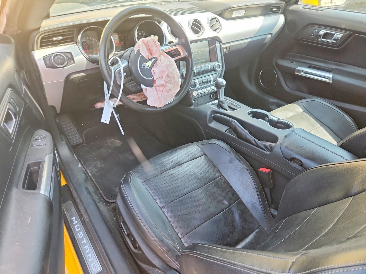 2015 Ford Mustang - zdjęcie 8