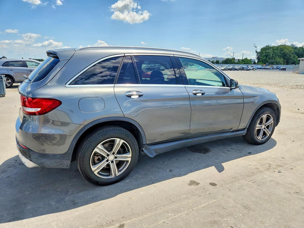 2016 Mercedes-Benz Glc 300 - zdjęcie 3
