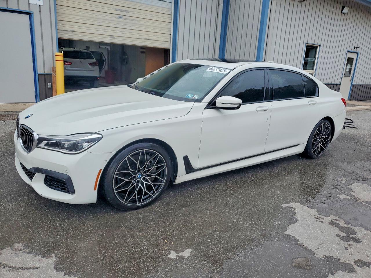 2018 BMW Seria 7 B7 - zdjęcie główne