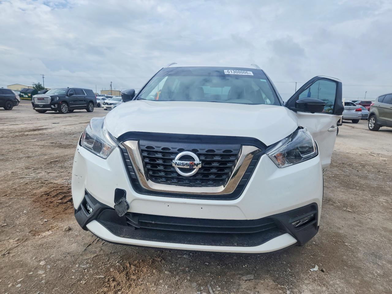 2019 Nissan Kicks Sr - zdjęcie 5