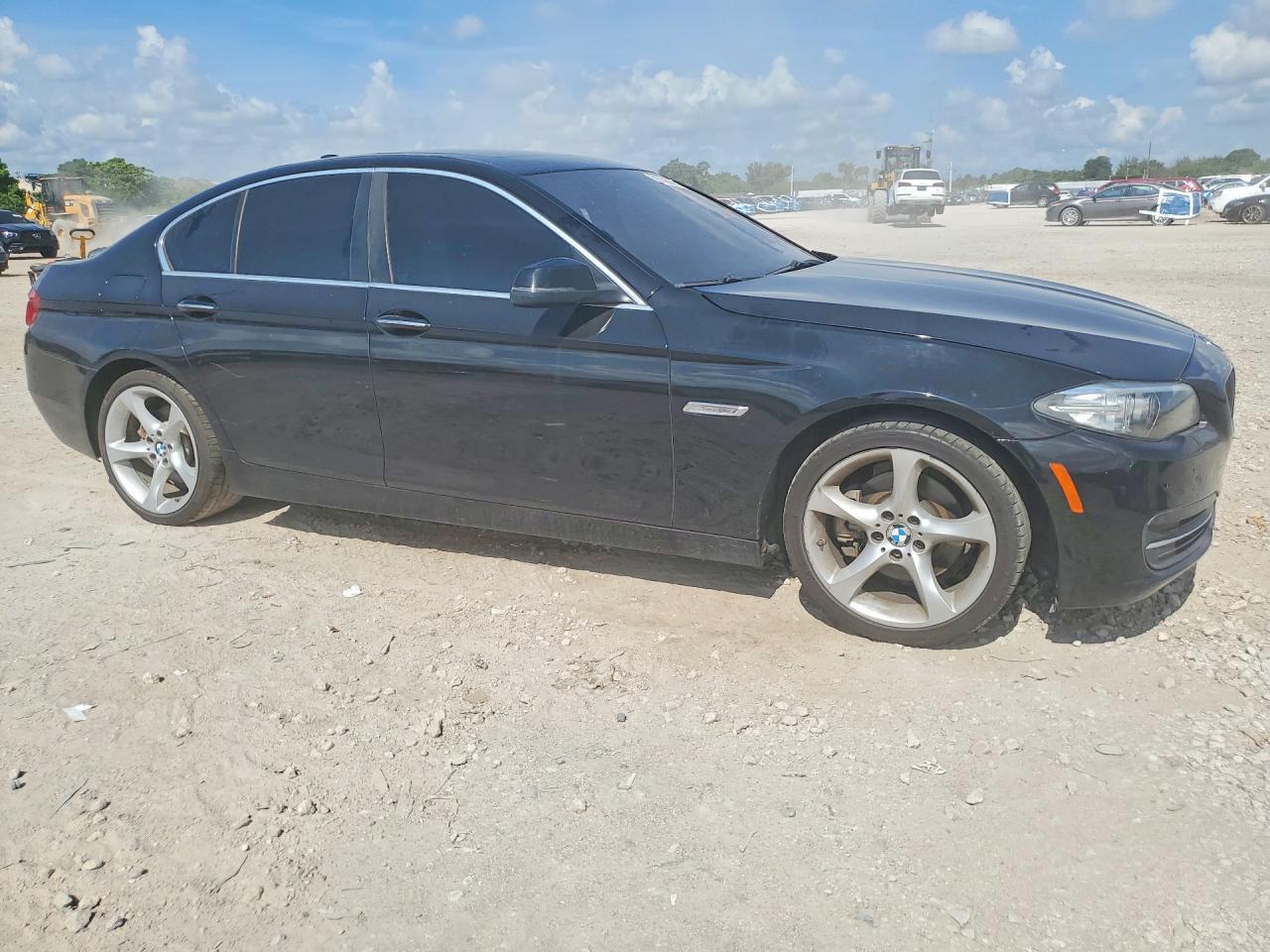 2014 BMW Seria 5 528i - zdjęcie 4