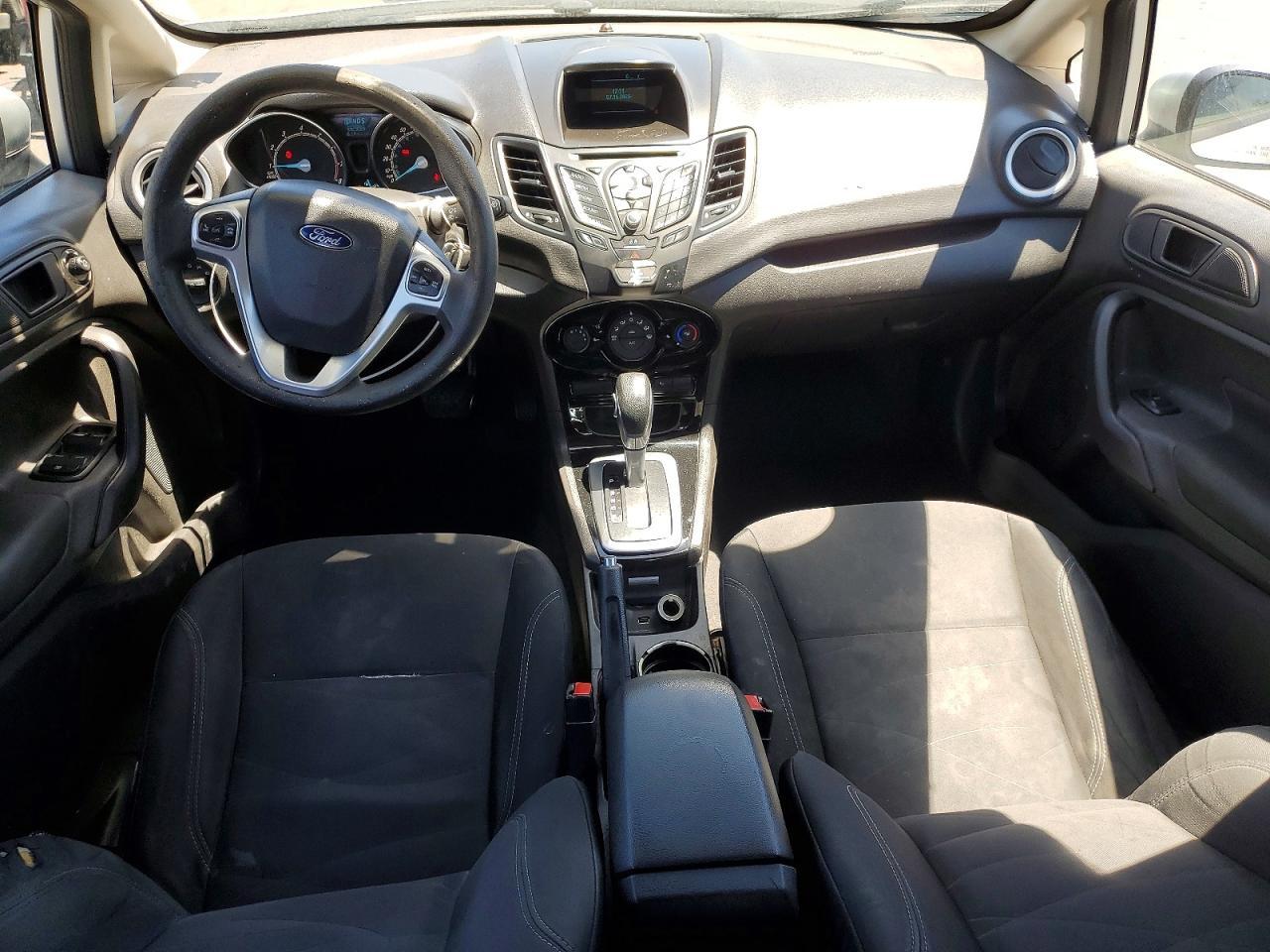 2017 Ford Fiesta Se - zdjęcie 8