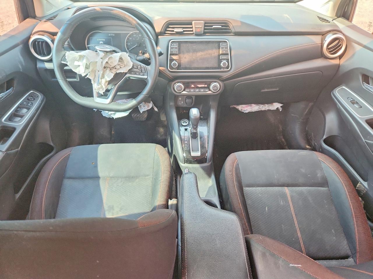 2020 Nissan Versa Sr - zdjęcie 8