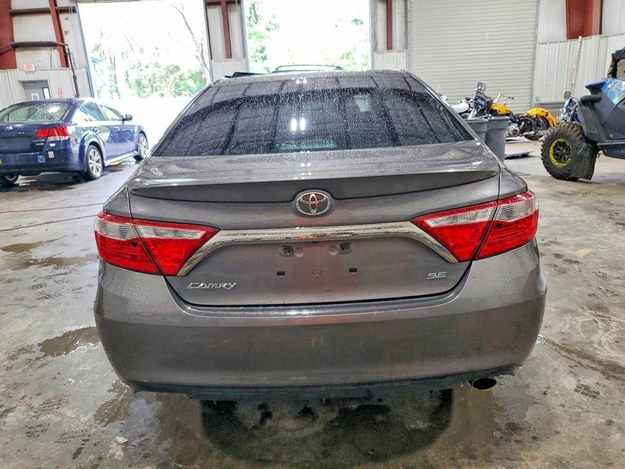 2016 Toyota Camry Se - zdjęcie 6