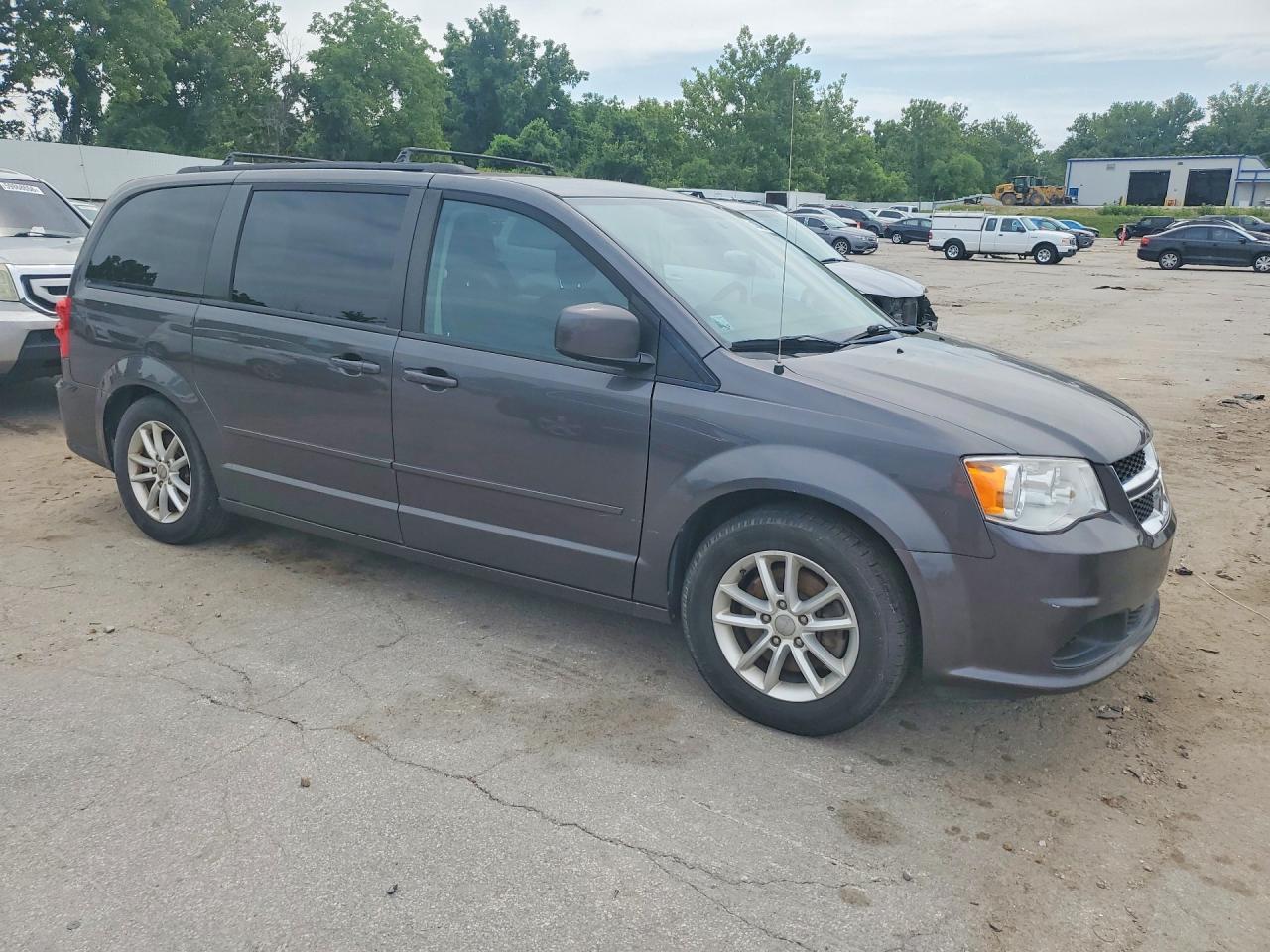 2016 Dodge Grand Caravan Sxt - zdjęcie 4