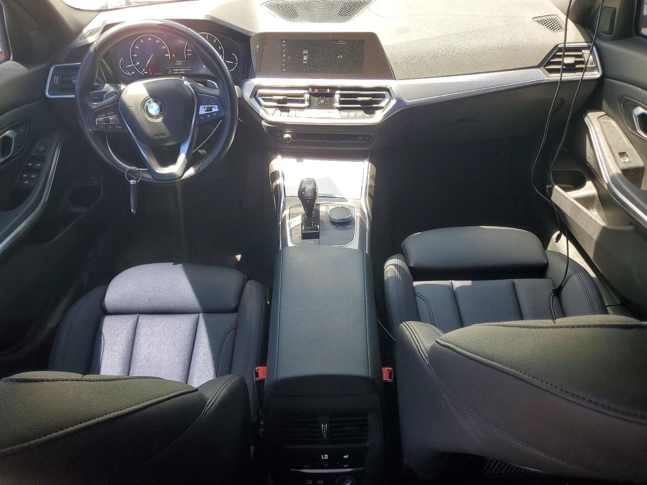 2020 BMW 330I - zdjęcie 8