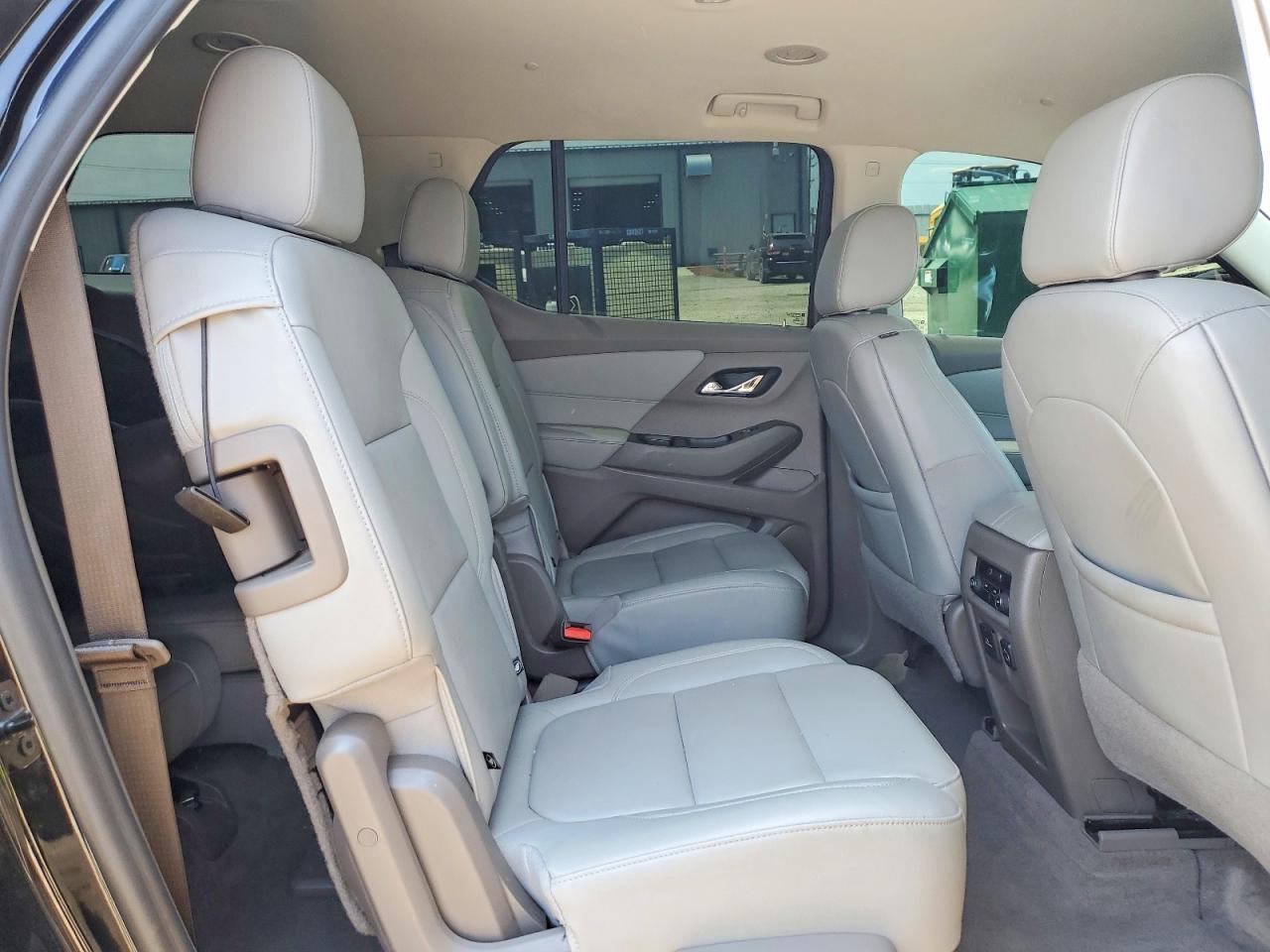 2021 Chevrolet Traverse Lt - zdjęcie 11