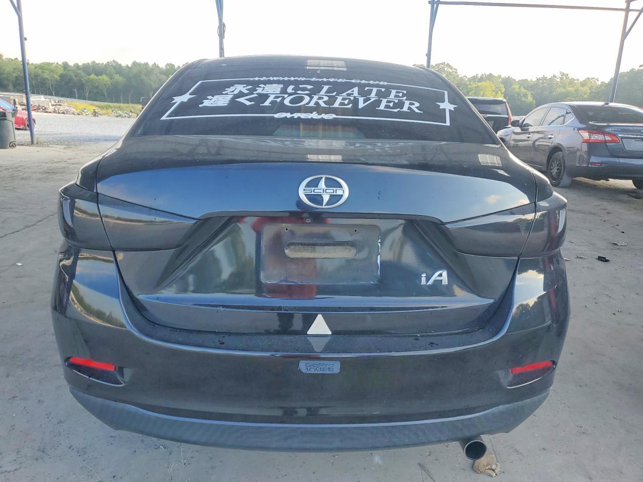 2016 Toyota Scion Ia - zdjęcie 6