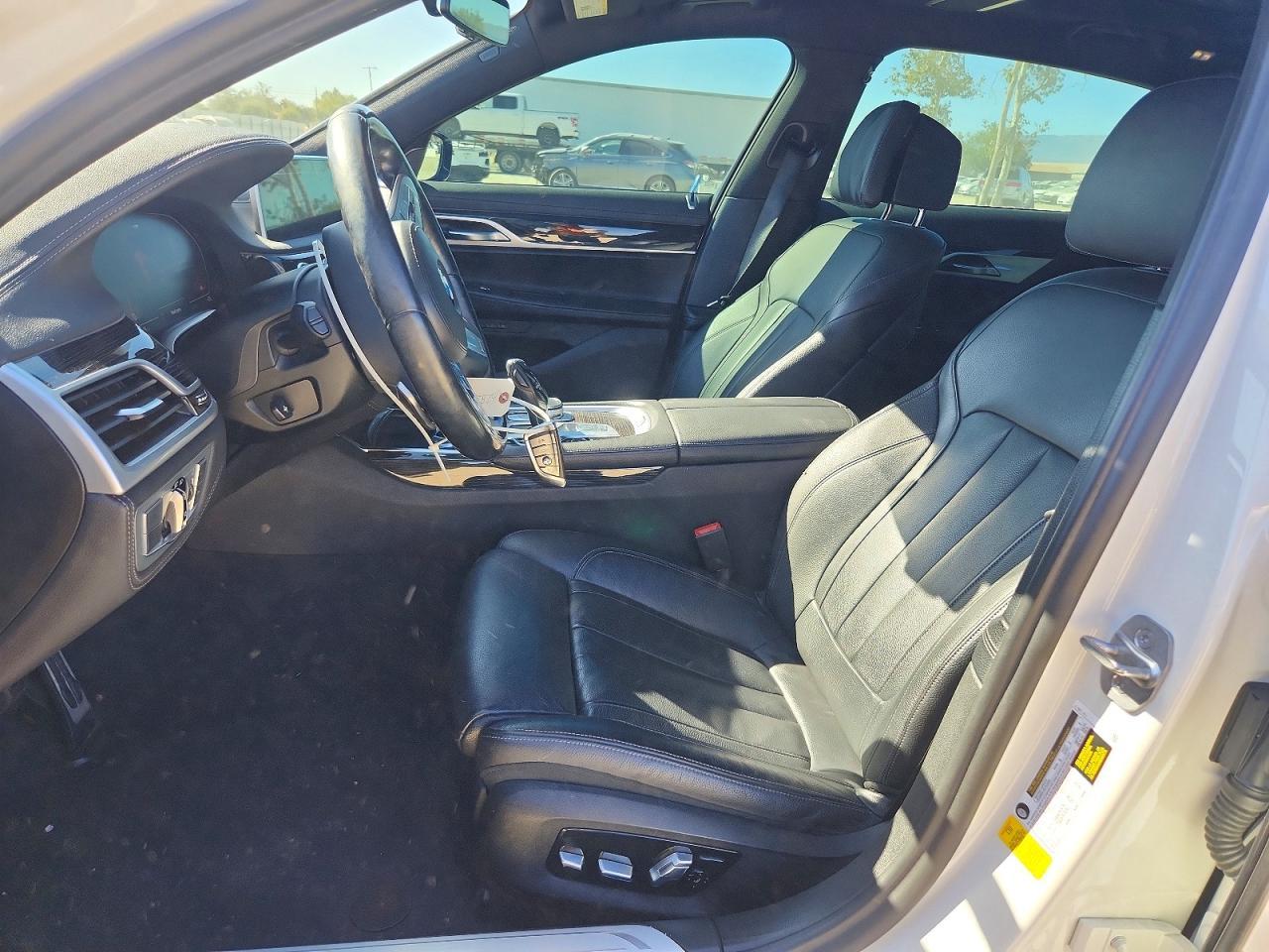 2022 BMW 740 I - zdjęcie 7