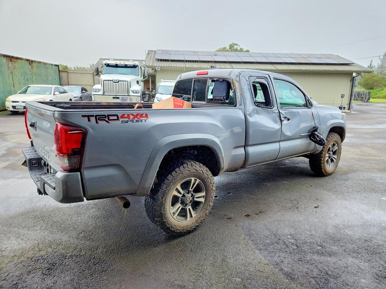 2018 Toyota Tacoma Sr5 V6 - zdjęcie 3