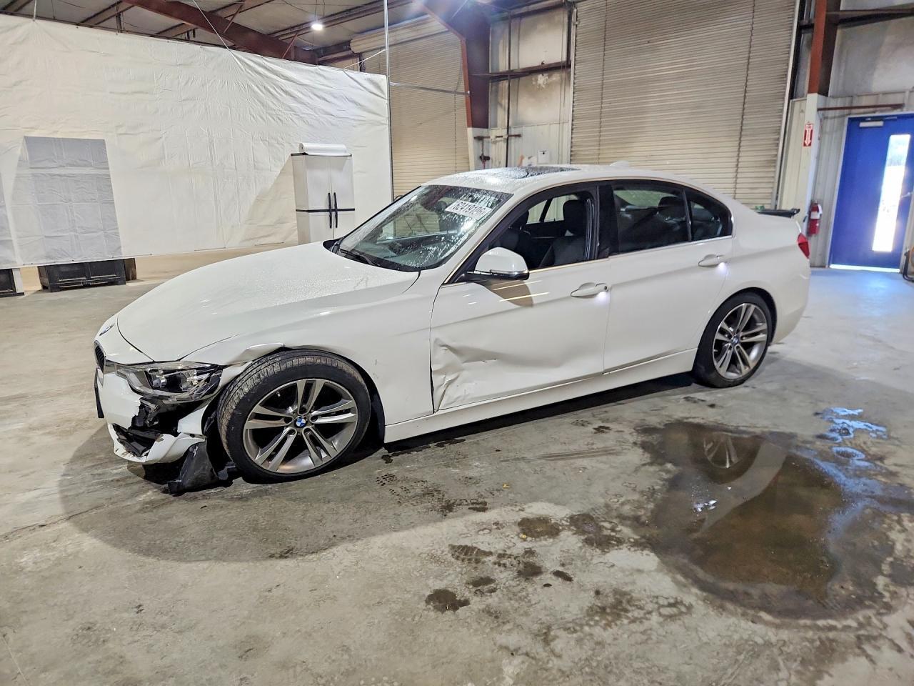 2018 BMW 330 Xi - zdjęcie główne