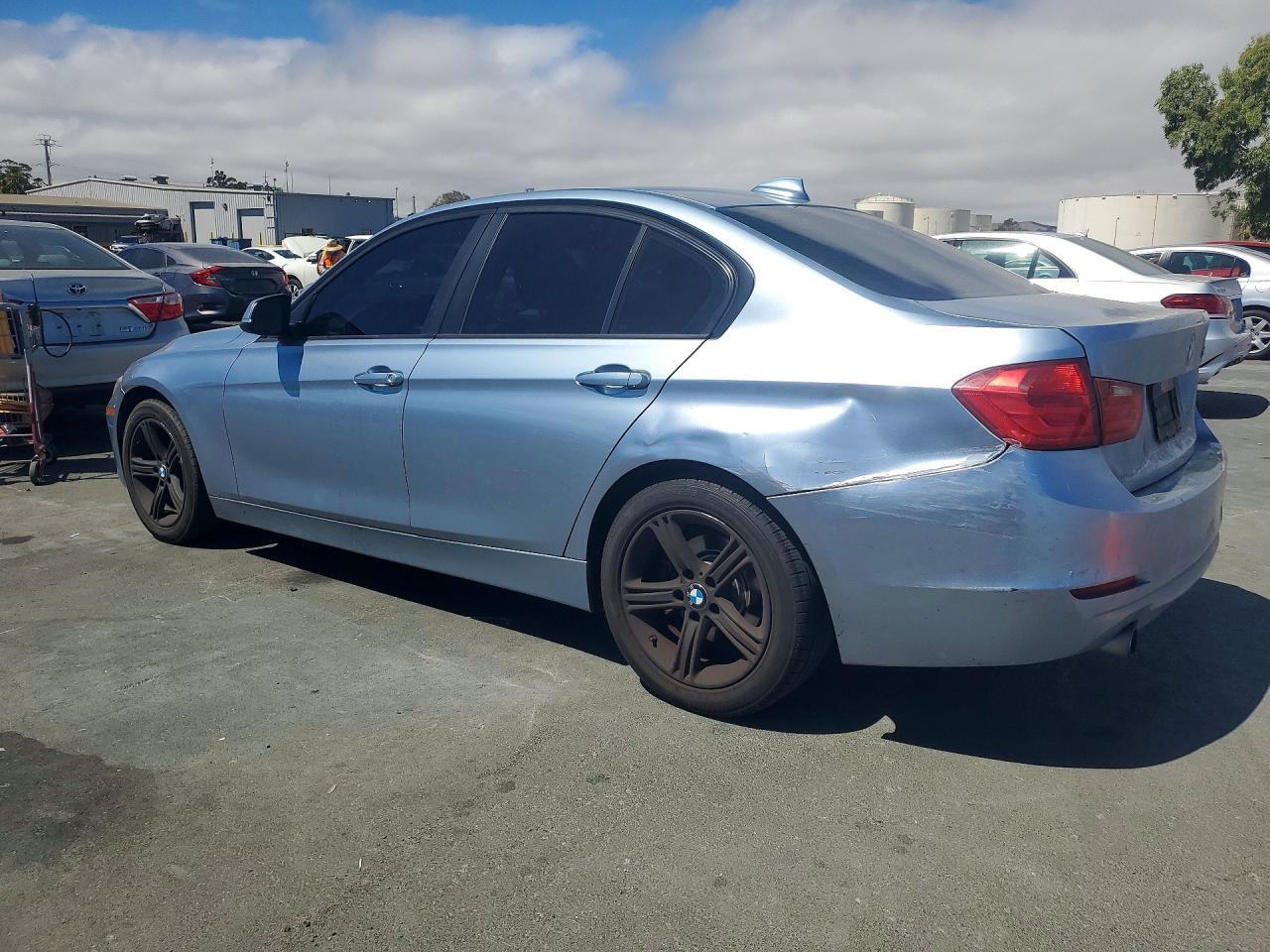 2013 BMW 320 I - zdjęcie 2