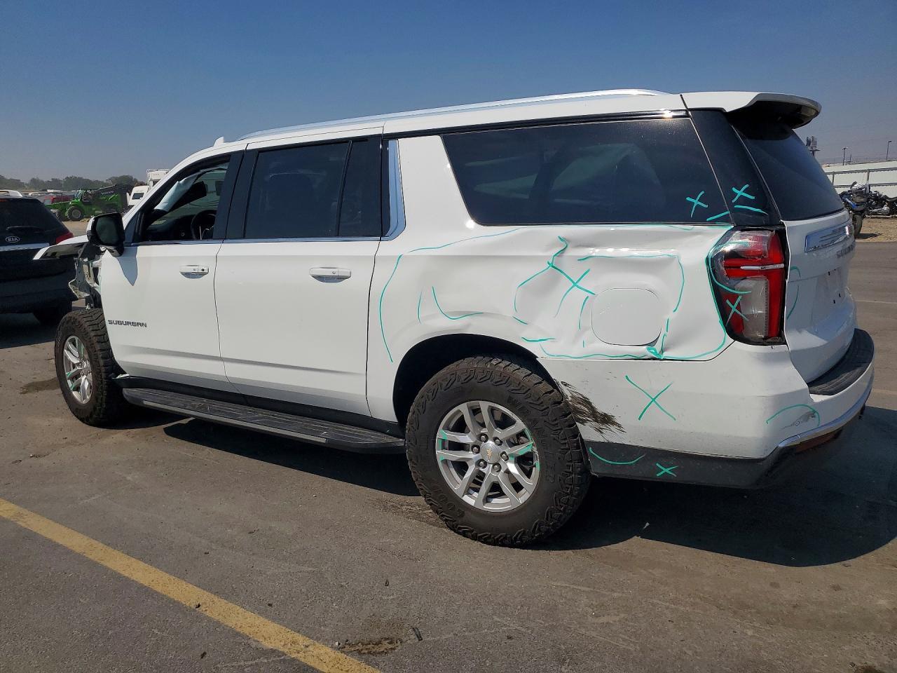 2022 Chevrolet Suburban K1500 Lt - zdjęcie 2