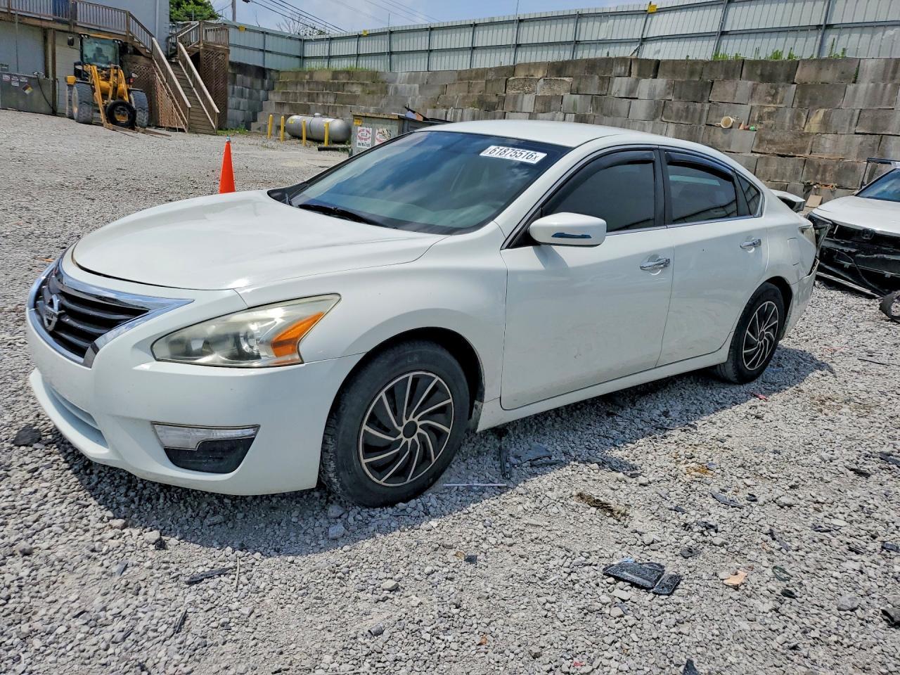 2015 Nissan Altima 2.5 S - zdjęcie główne