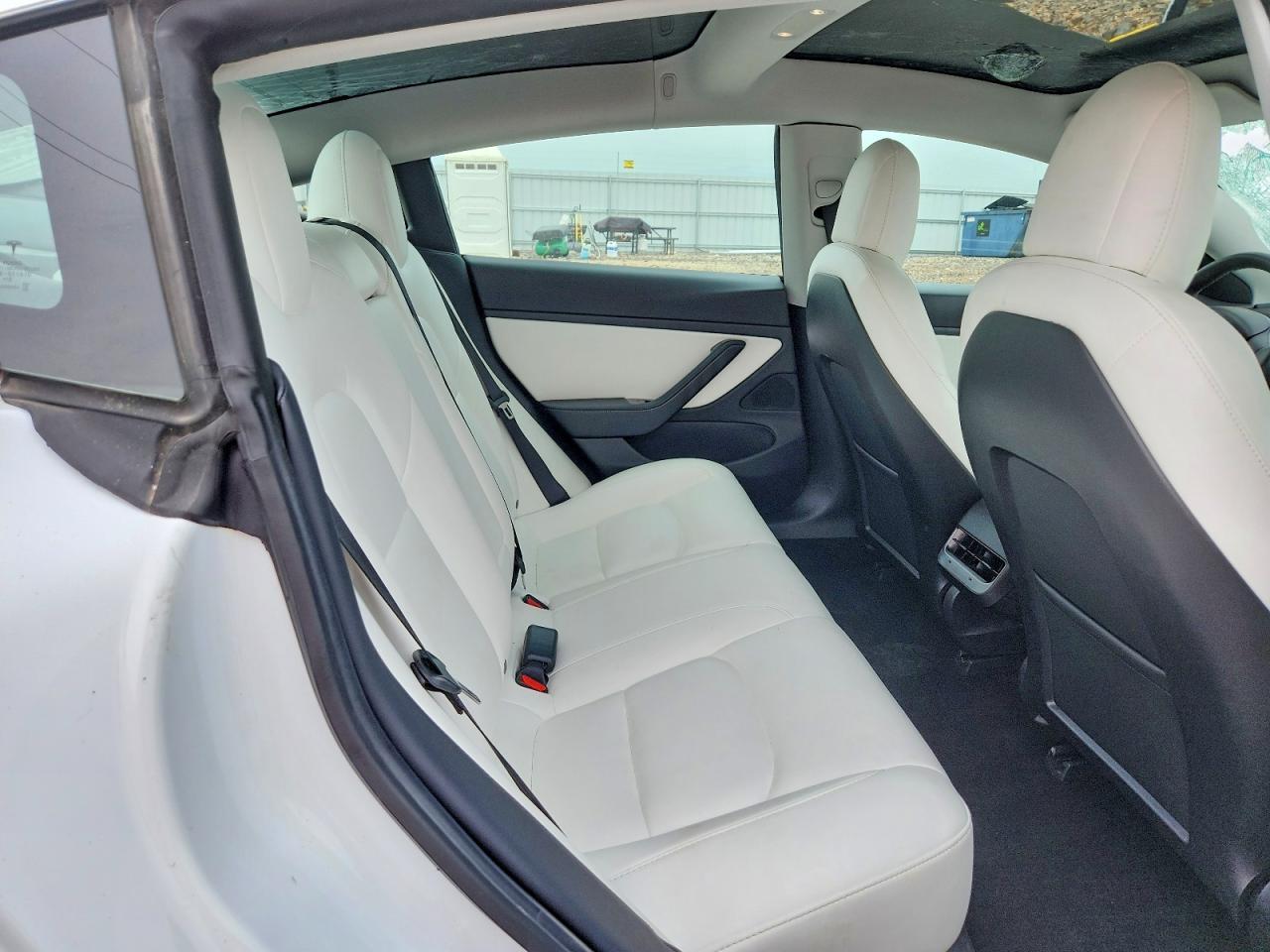 2020 Tesla Model 3 - zdjęcie 10