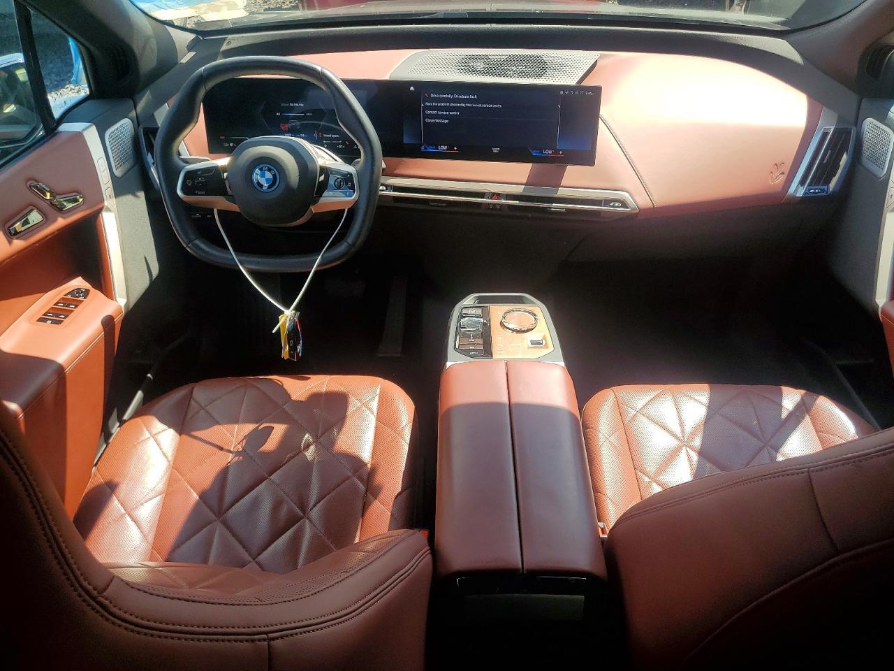 2023 BMW Ix M60 - zdjęcie 8