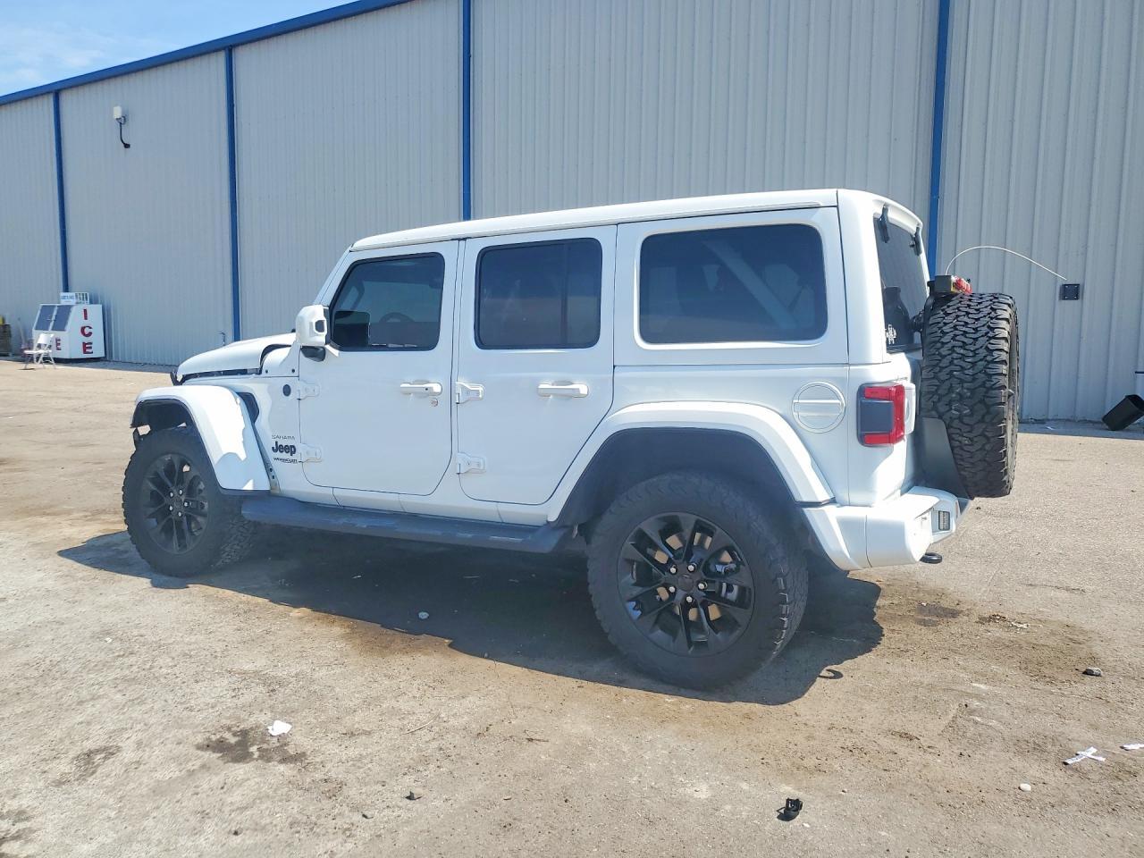 2021 Jeep Wrangler Unlimited Sahara - zdjęcie 2