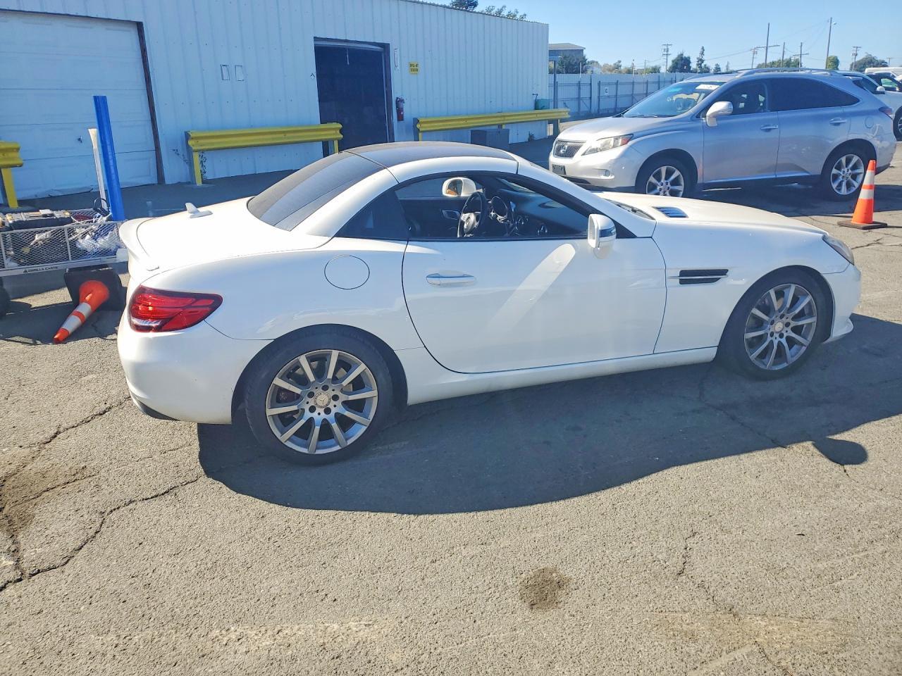 2017 Mercedes-Benz Slc 300 - zdjęcie 3