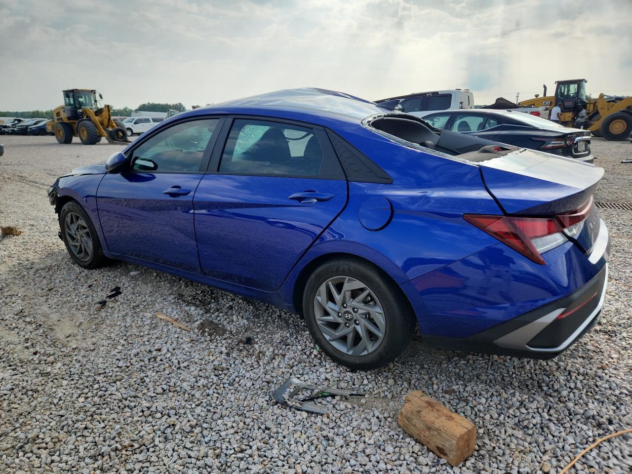 2024 Hyundai Elantra Sel - zdjęcie 2