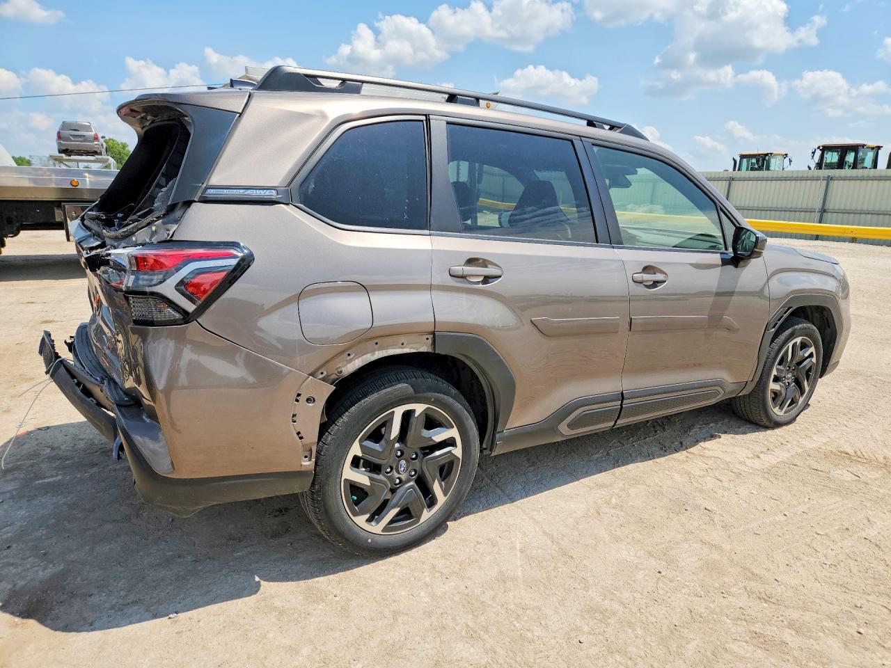 2025 Subaru Forester Limited - zdjęcie 3