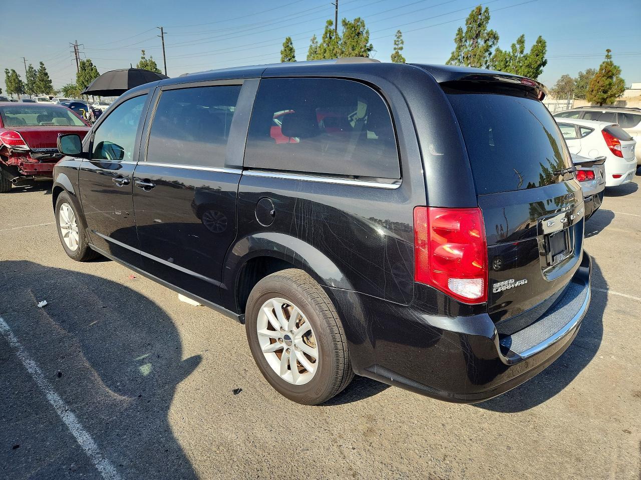 Dodge Grand Caravan - zdjęcie 2