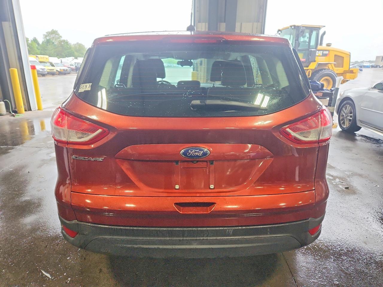 2014 Ford Escape S - zdjęcie 6