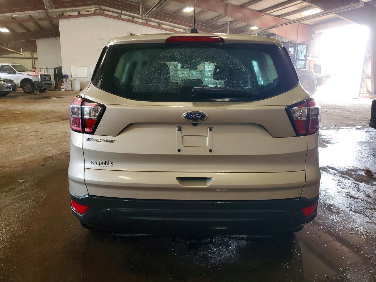 2017 Ford Escape S - zdjęcie 6