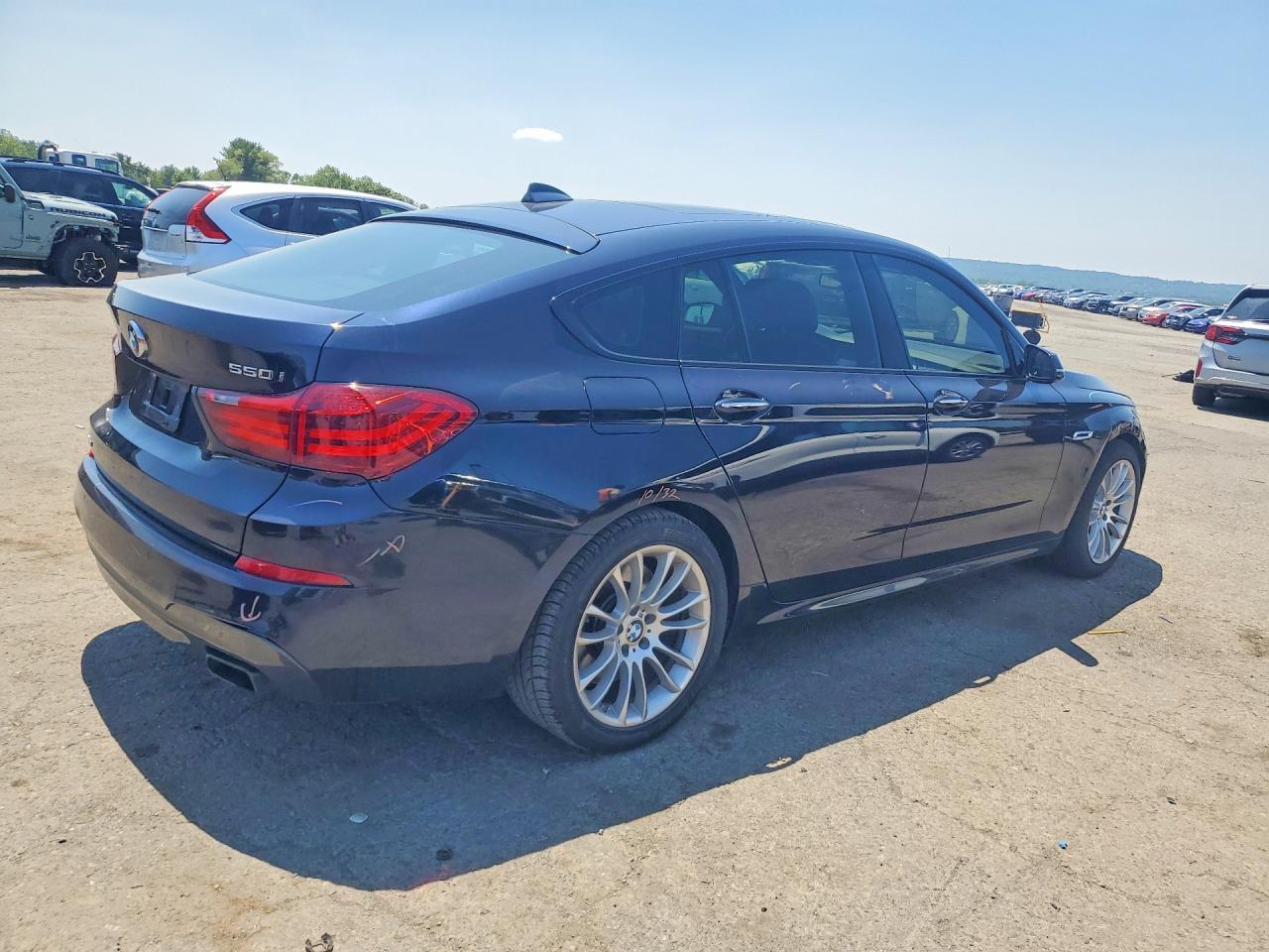 2017 BMW Seria 5 550i - zdjęcie 3
