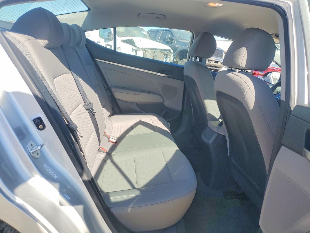 2019 Hyundai Elantra Se - zdjęcie 10