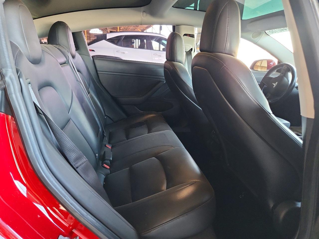 2018 Tesla Model 3 - zdjęcie 19