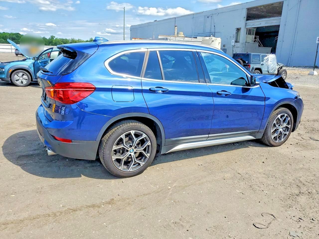 2022 BMW X1 xDrive28I - zdjęcie 3