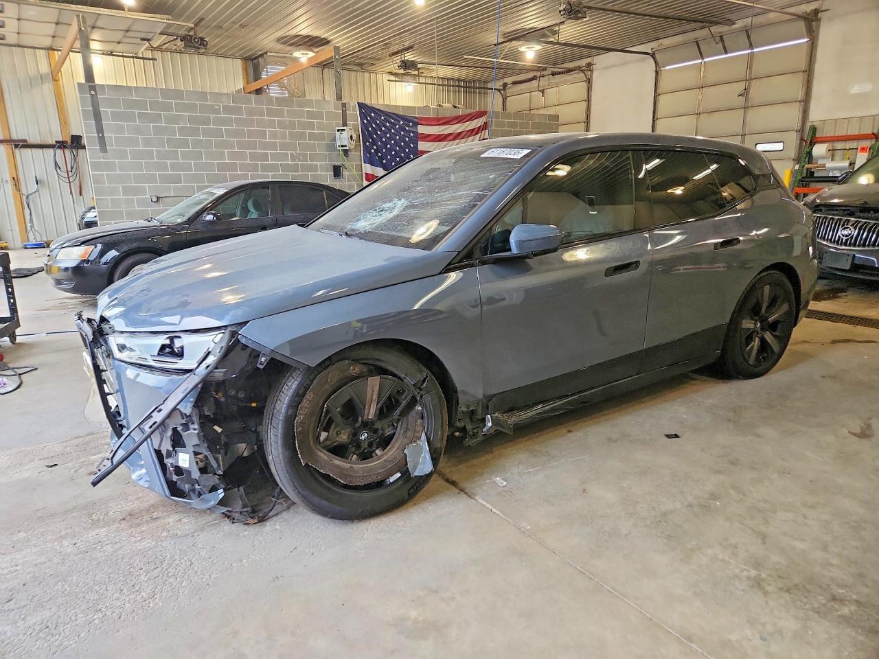 2023 BMW Ix - zdjęcie główne