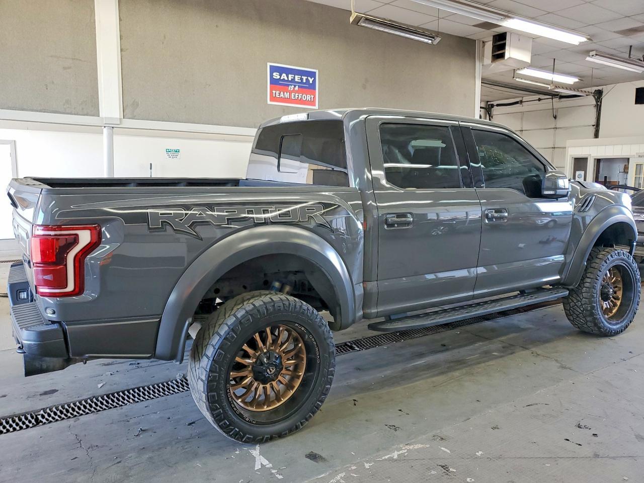 2018 Ford F150 Raptor - zdjęcie 3