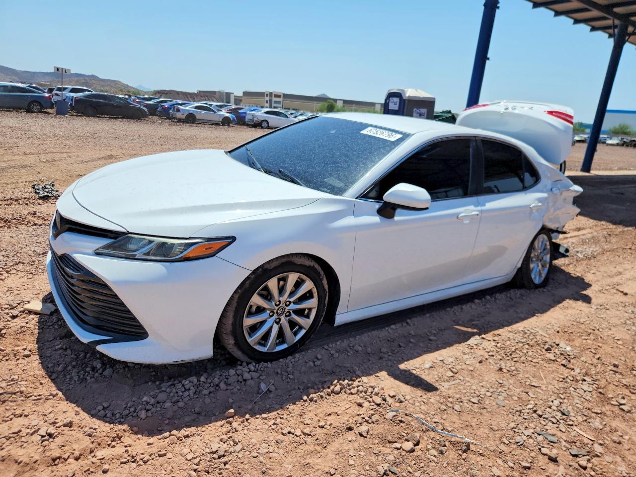 2019 Toyota Camry Le - zdjęcie główne