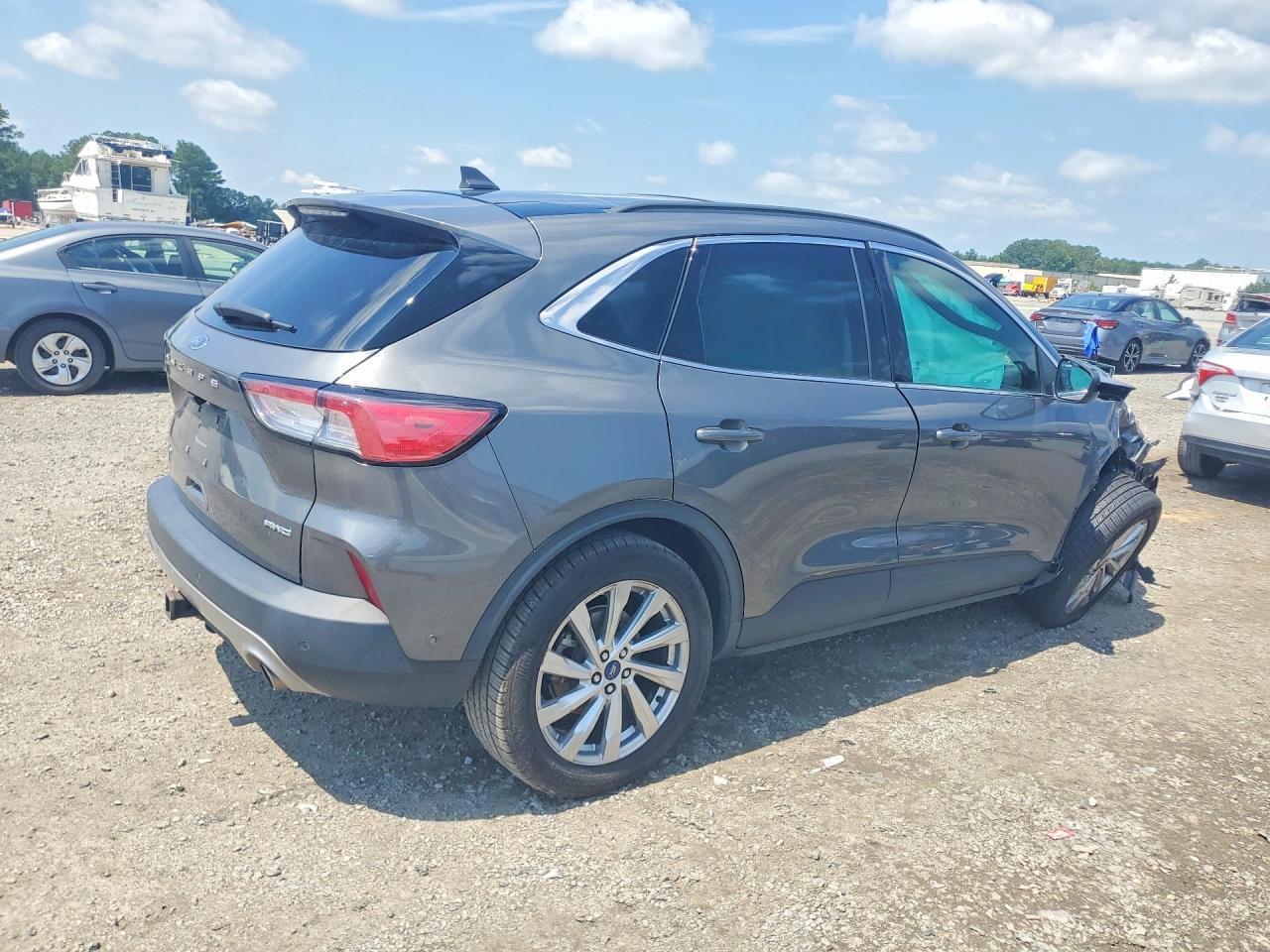 2022 Ford Escape Titanium - zdjęcie 3