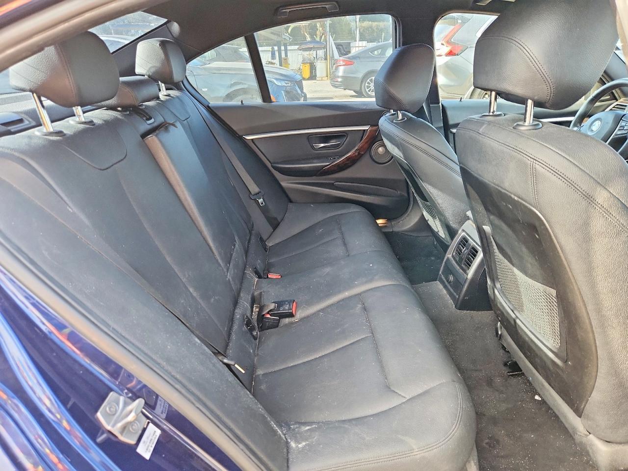 2017 BMW 330E - zdjęcie 10