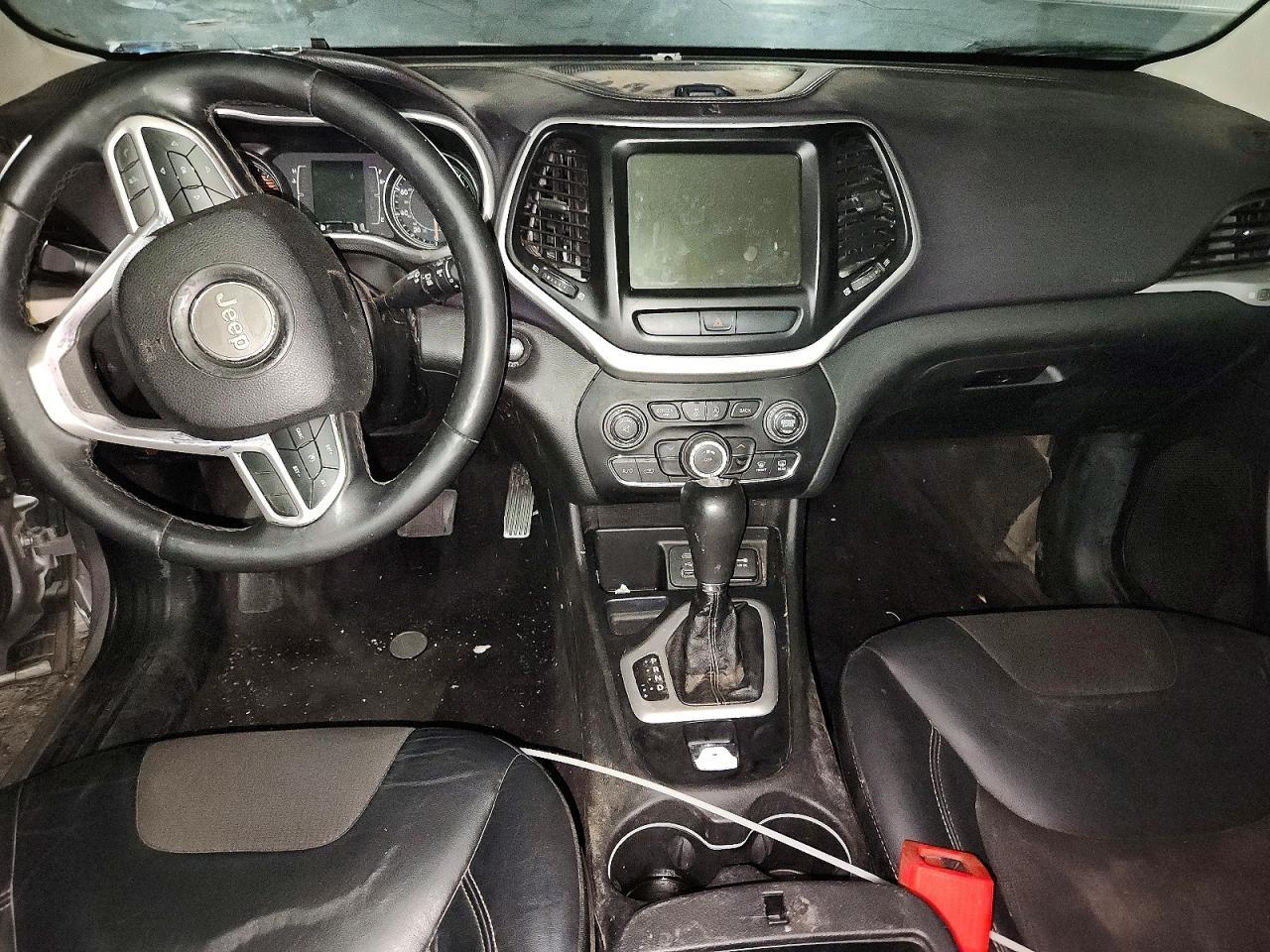 2018 Jeep Cherokee Latitude Plus - zdjęcie 8