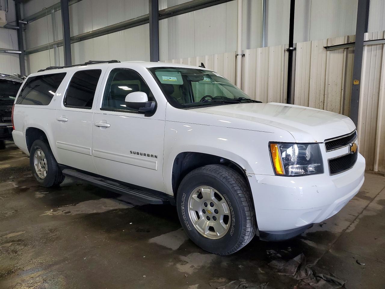 2013 Chevrolet Suburban K1500 Lt - zdjęcie 4