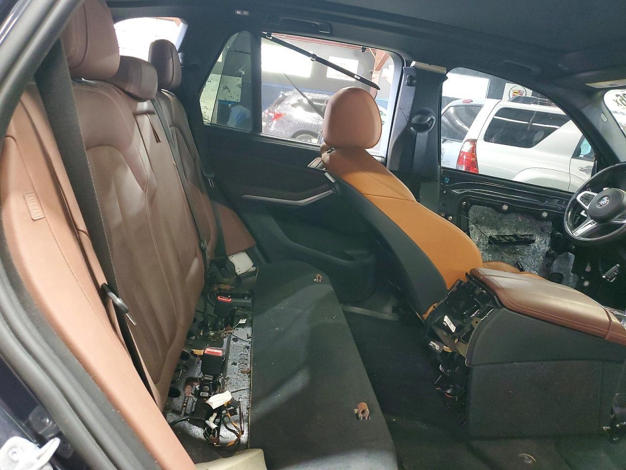 2022 BMW X5 xDrive40I - zdjęcie 11