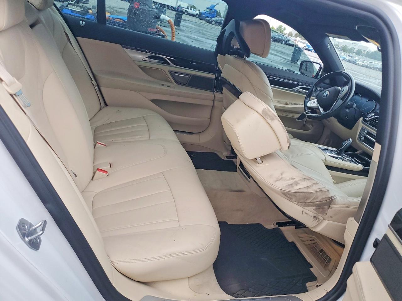 2019 BMW 740 I - zdjęcie 10