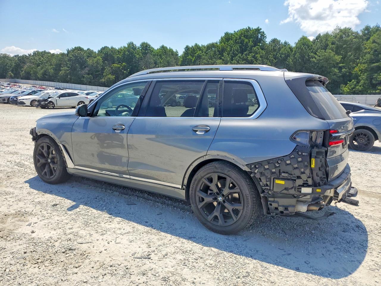 2024 BMW X7 xDrive40I - zdjęcie 2