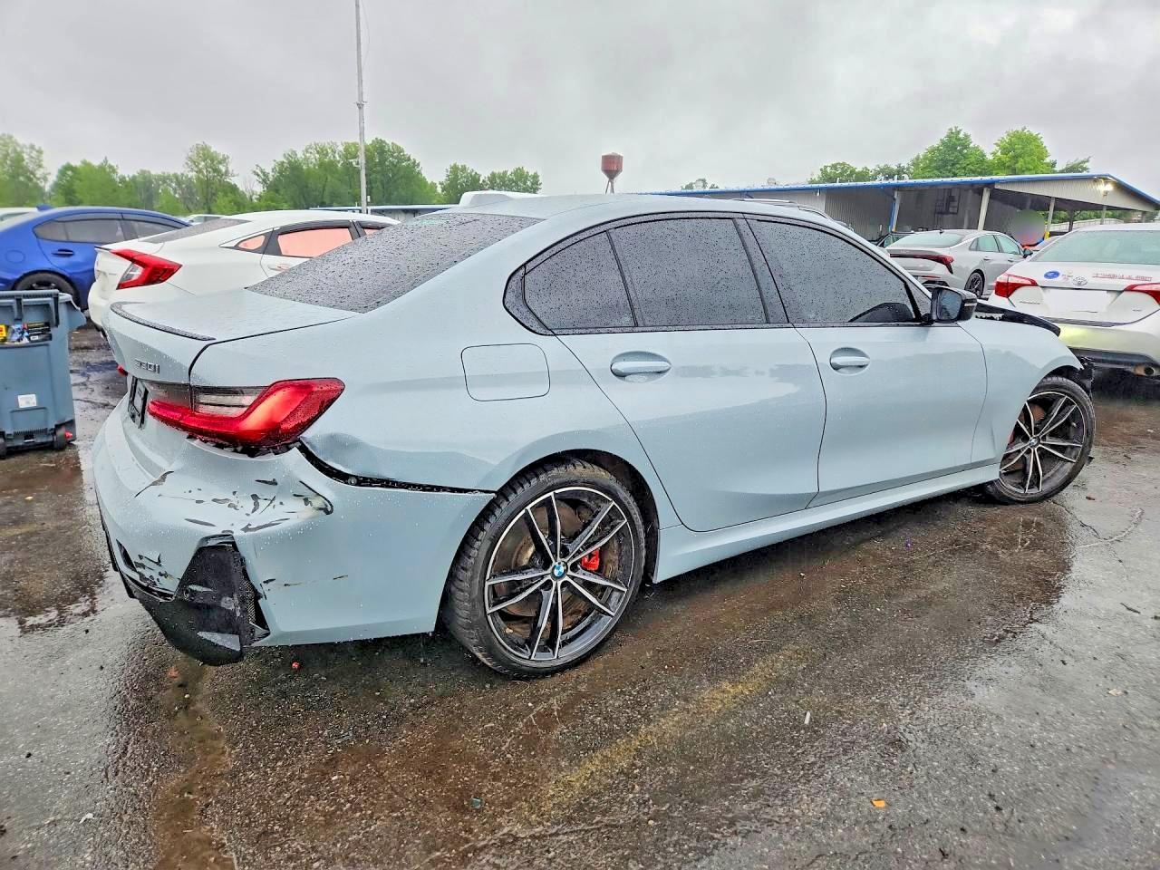 2024 BMW Seria 3 330i - zdjęcie 3