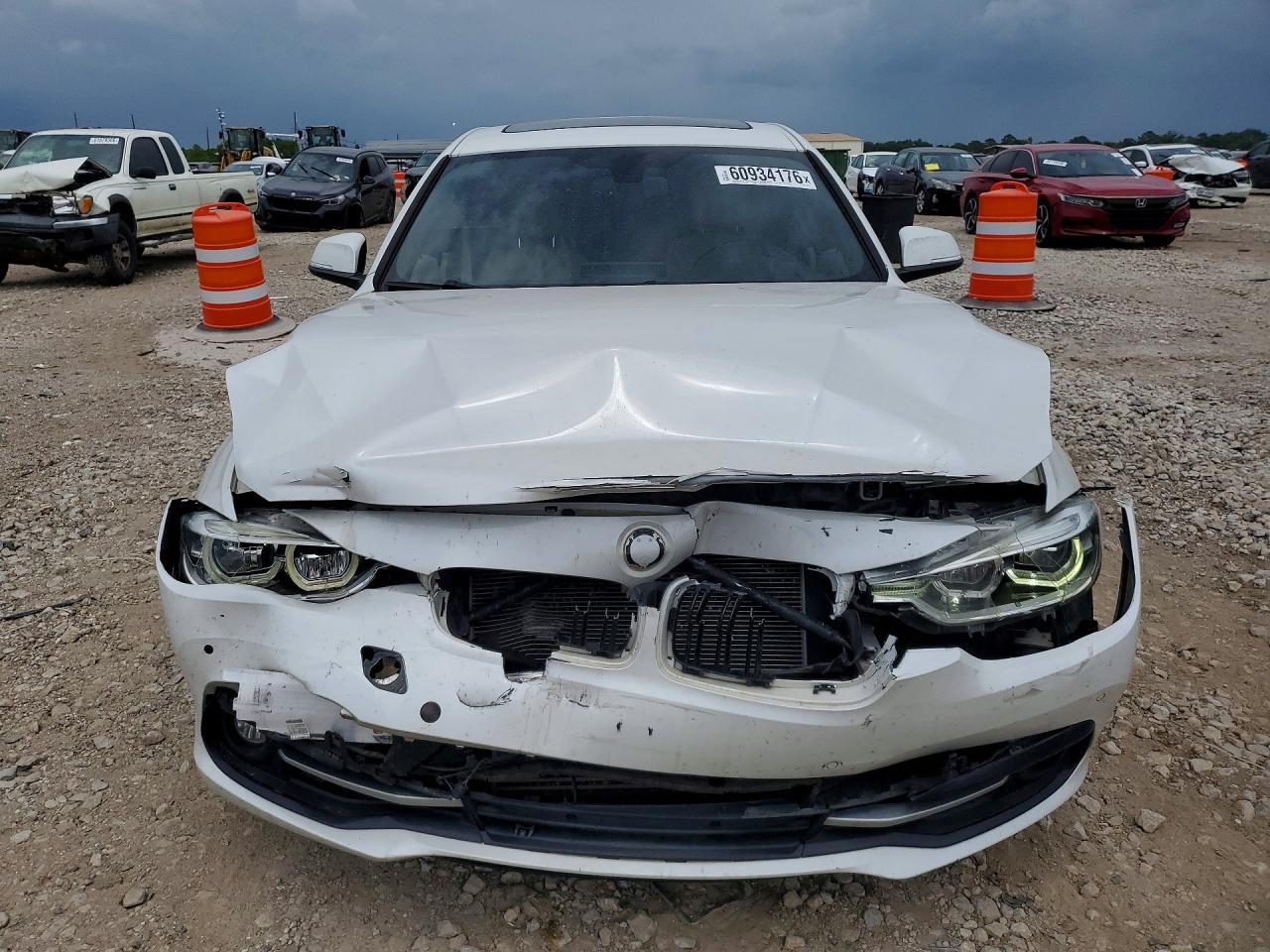 2016 BMW 328 I - zdjęcie 5