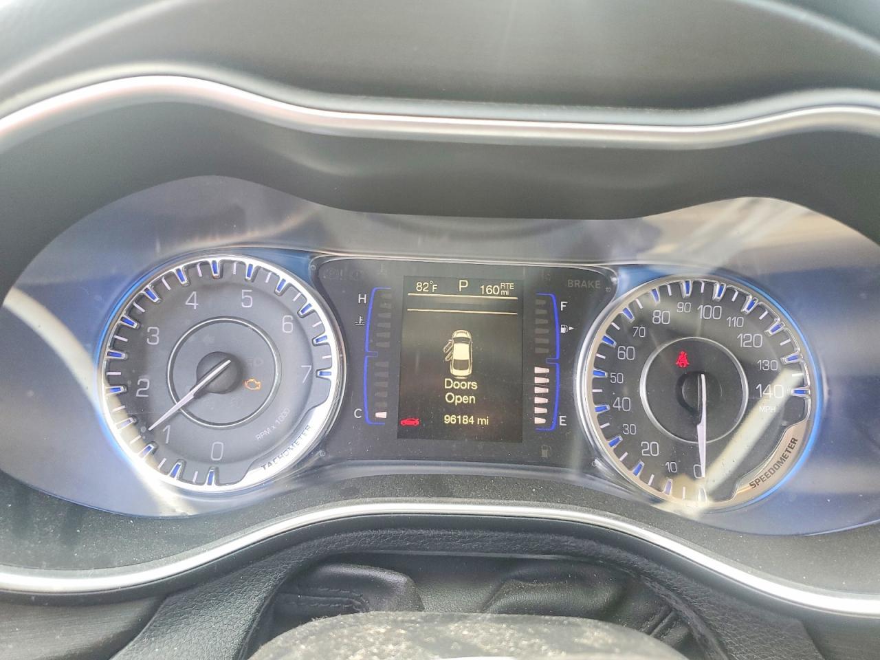 2016 Chrysler 200 Limited - zdjęcie 9