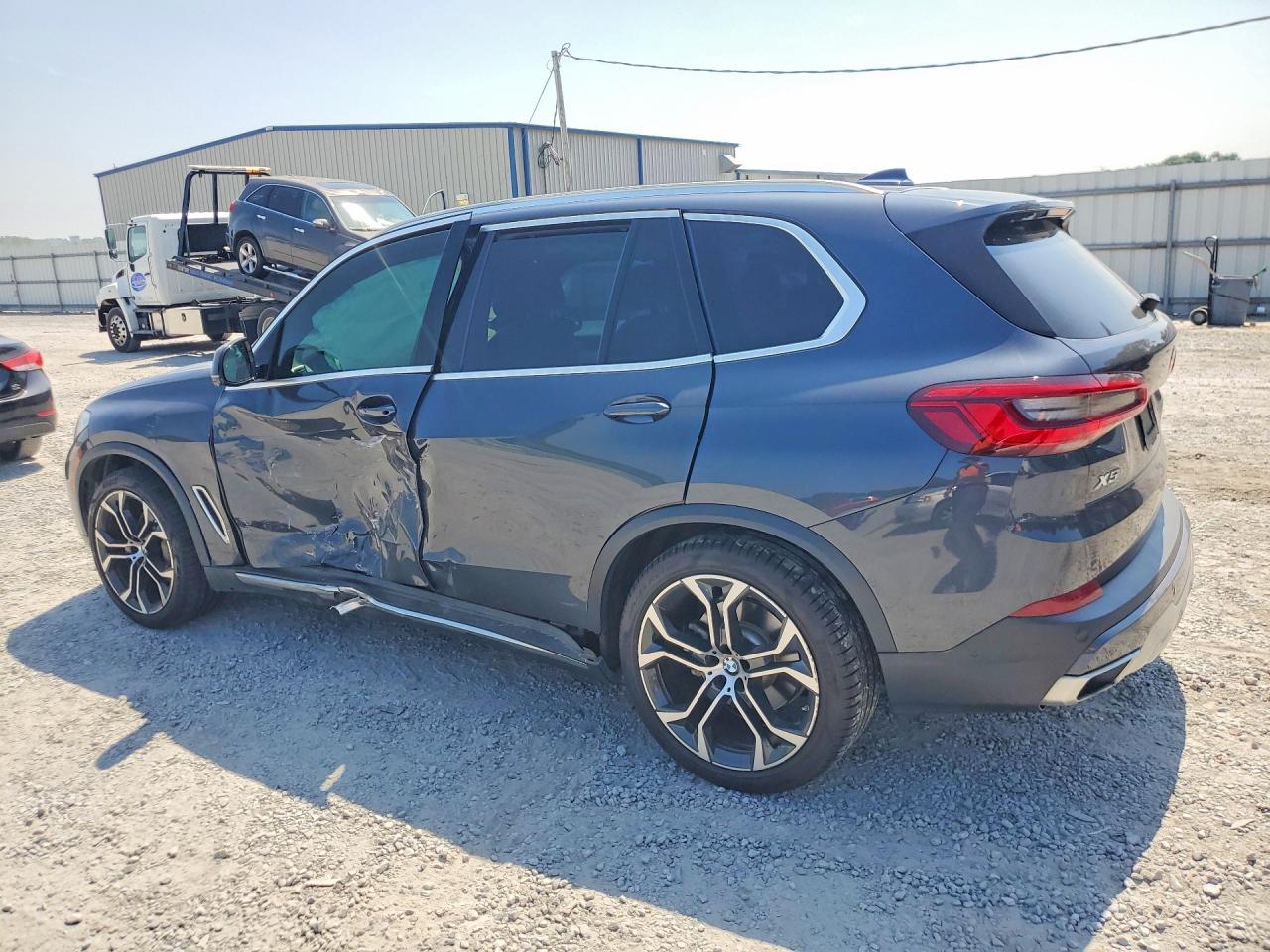 2019 BMW X5 xDrive40I - zdjęcie 2
