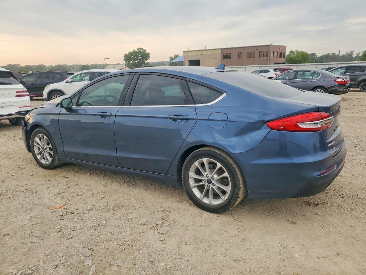 2019 Ford Fusion Se - zdjęcie 2